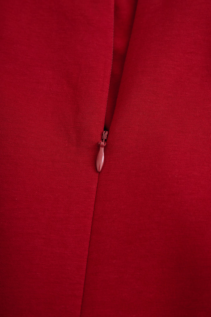 Ruby | Burgundská bezramínková midi šaty